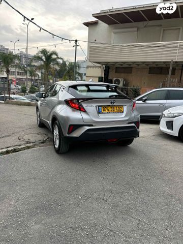 טויוטה C-HR