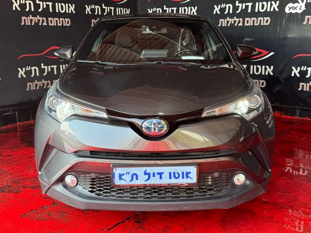 מודעת רכב טויוטה C-HR