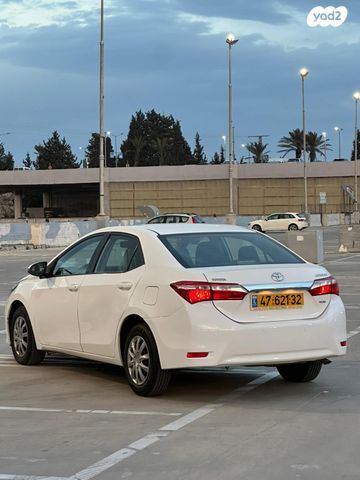 טויוטה קורולה