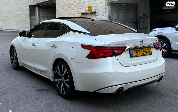 ניסאן מקסימה