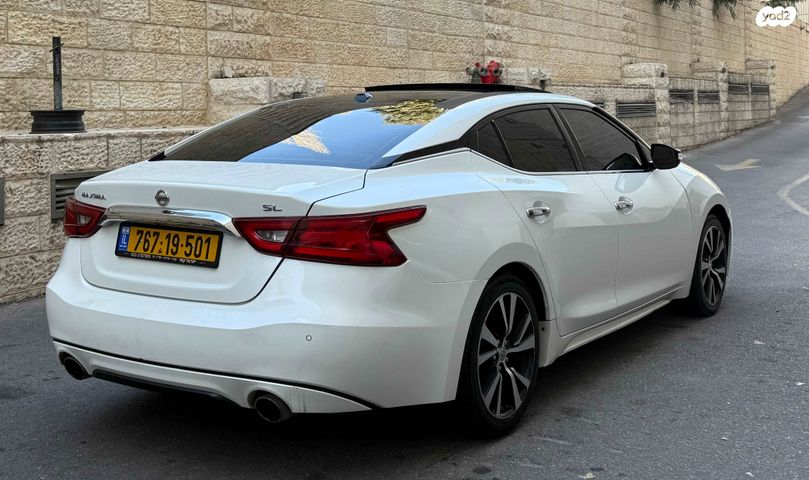 ניסאן מקסימה