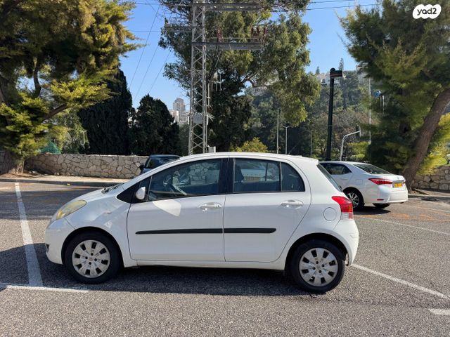 טויוטה יאריס