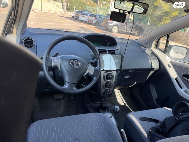 טויוטה יאריס