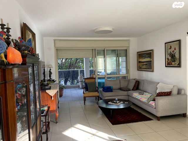 מאיר יערי 28