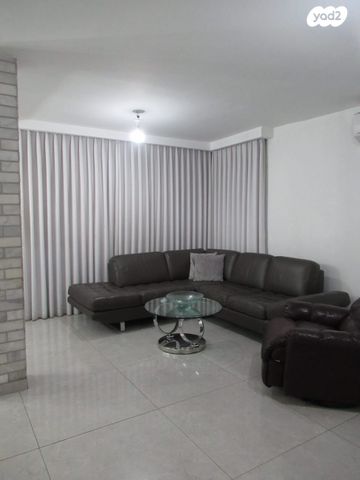 הרב יצחק נסים 104