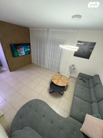 בית פרטי/ קוטג', חנוך לוין 10, קרית האמנים, מצליח, רמלה