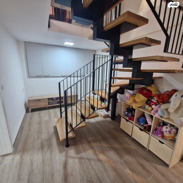 דו משפחתי, המרגנית 24, נוף העמק, יקנעם עילית