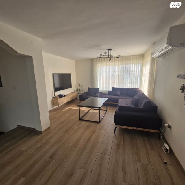 דו משפחתי, המרגנית 24, נוף העמק, יקנעם עילית