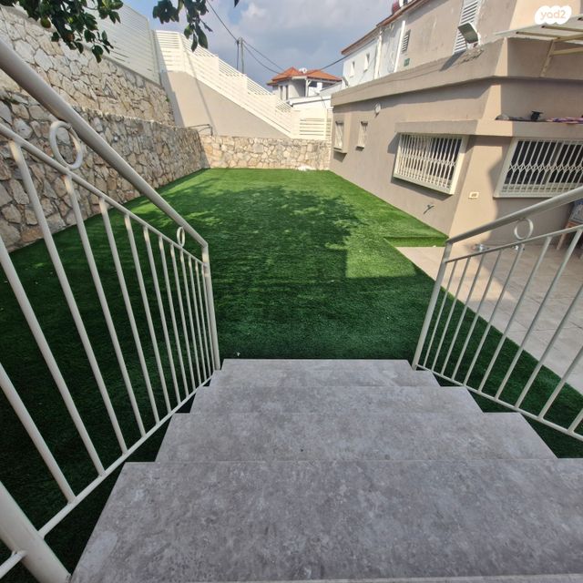 דו משפחתי, המרגנית 24, נוף העמק, יקנעם עילית