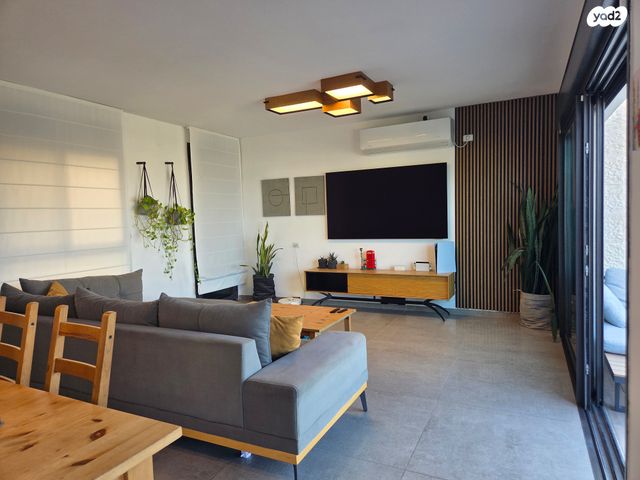 דופלקס, יהורם גאון 7, גבעת זמר, חיפה