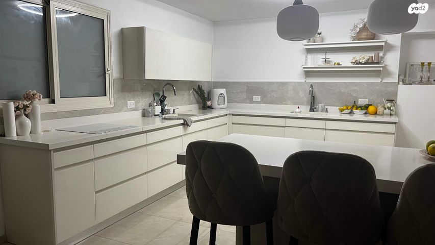 דירה, אליעזר קשאני 22, ארמון הנציב, תלפיות מזרח, ירושלים