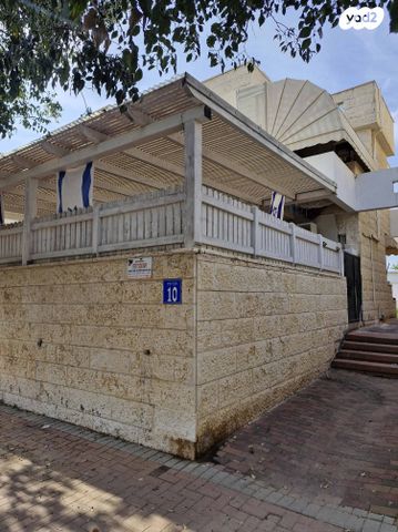 בית פרטי/ קוטג', חנוך לוין 10, קרית האמנים, מצליח, רמלה