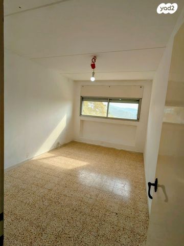 דירה, סיגליות 29, הסגליות, מעלות תרשיחא