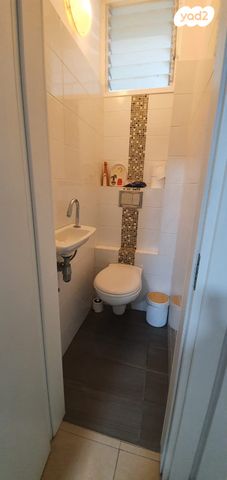 דירה, הנוטרים 10, מרכז, הרצליה