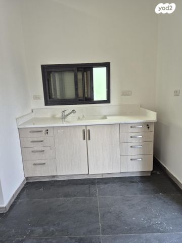 מורד הרוזמרין 33