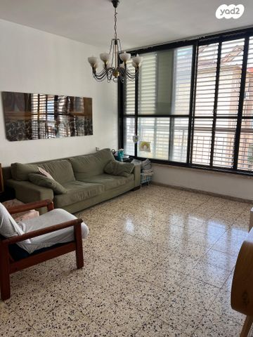 דירה, סמטת בצלאל 6, רמב"ם, ראשון לציון