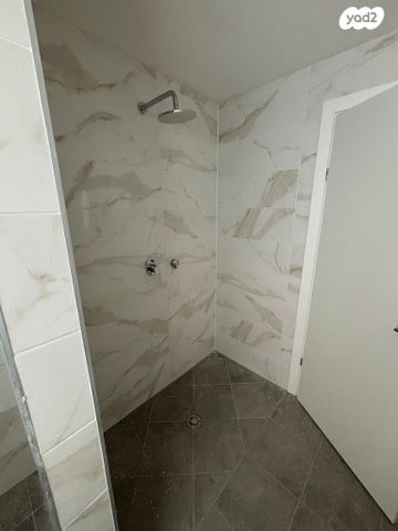 דירה, הצנחנים 15, נווה שרת, תל אביב יפו