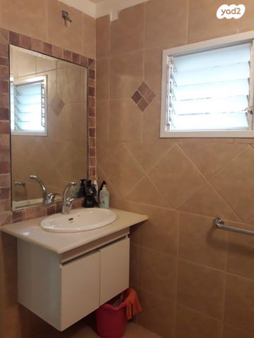 דירה, דוד אלעזר 1086, שיכון ד, טבריה