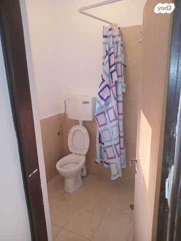 דו משפחתי, צפניה 140, שיכון ממשלתי, פרדס חנה כרכור