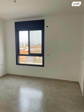 דירה, לאה גולדברג 10, צפון נס ציונה, נס ציונה