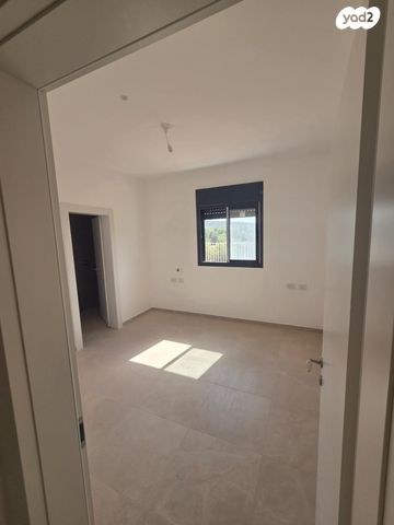 דירת גן, לשם 53, שאר העיר, אריאל