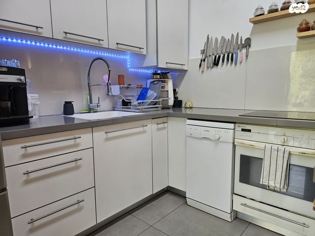 בית פרטי/ קוטג', השחר 28, מזור, מזור