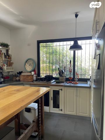 בית פרטי/ קוטג', הפרחים 1, בית השיטה, בית השיטה