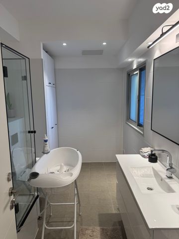 דירה, נחשול 4, נופרים, ראש העין