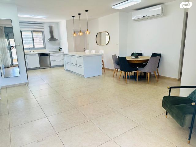 דירה, דרך מנחם בגין 84, מוריה, מודיעין מכבים רעות