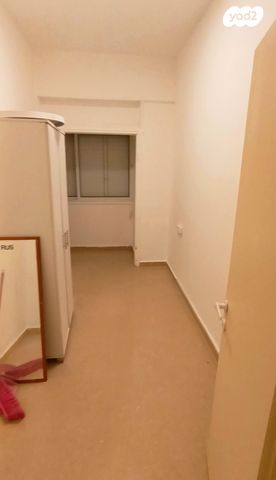 דירה, הרב הרצוג 20, לב העיר, בת ים