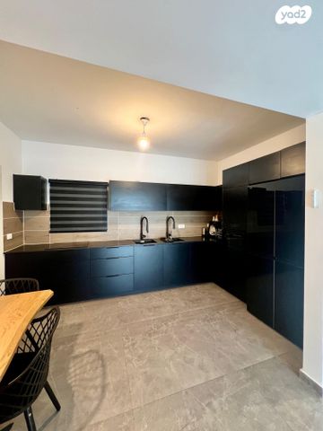 גג/ פנטהאוז, תלמוד בבלי 5, דובב מישרים / רמת בית שמש ד-1, בית שמש