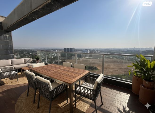 גג/ פנטהאוז, פשוש 7, רמות מנחם, הוד השרון