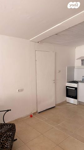 יחידת דיור, האלון 70, אורנית, אורנית