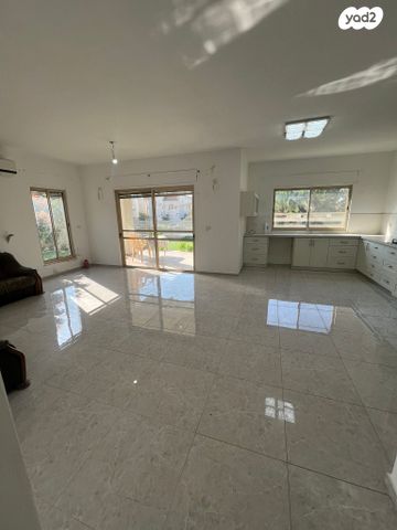 בית פרטי/ קוטג', הדרים 26, נווה הדרים, פרדס חנה כרכור