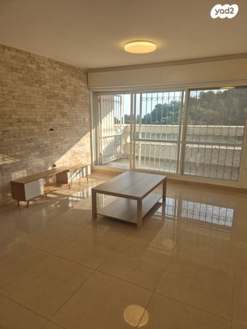 דירה, שלון 21, רמת אלון, חיפה