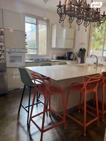 דו משפחתי, השלום 68, שבענה, אזור