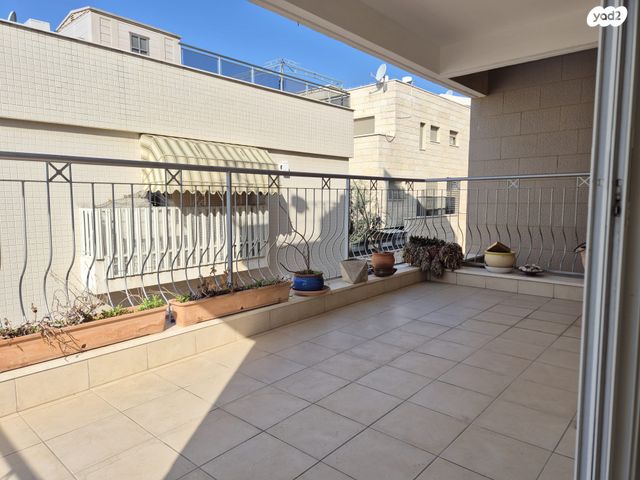 דירה, הראשונים 46, קרית חיים מזרחית, חיפה