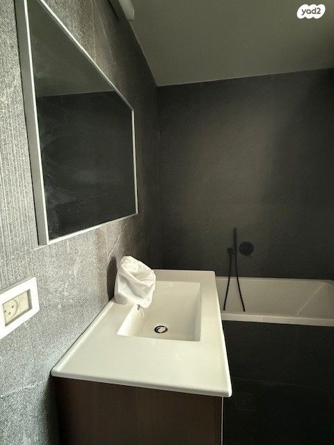 דירה, ארלוזורוב 82, שכונת הראשונים, רמת גן