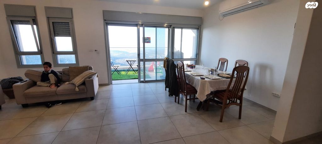 דירה, אלה 4, לשם, עלי זהב