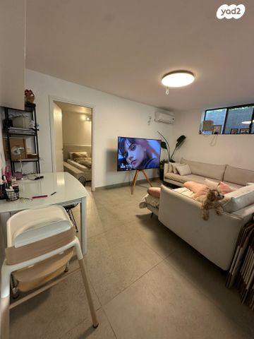 מרתף/ פרטר, הורדים 6, בית יצחק שער חפר, בית יצחק שער חפר