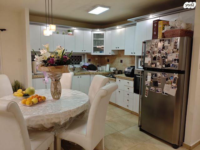 דירה, שאר ישוב 11, נווה יהושע, ערמונים, רמת גן