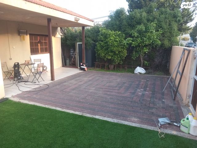 דו משפחתי, צפניה 140, שיכון ממשלתי, פרדס חנה כרכור