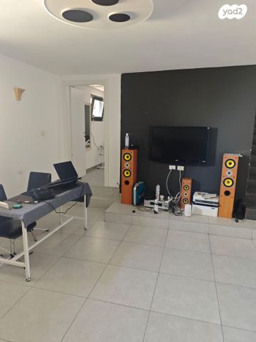 דירה, מבצע הראל 16, רובע ד', אריאל