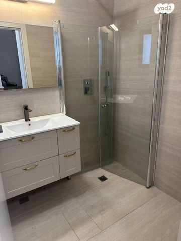 יחידת דיור, מבוא חמה 11, רובע 11, קצרין