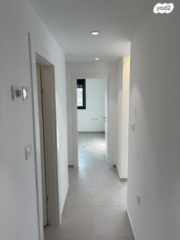 דירה, הרב צבי יהודה קוק 23, אגמים מזרח, אשקלון