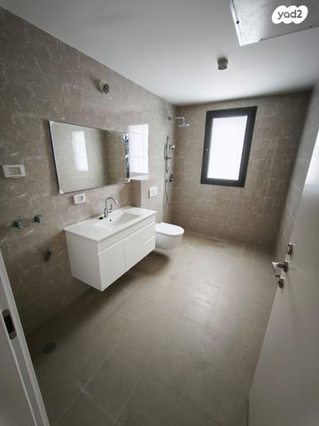 גג/ פנטהאוז, דניאל 3, ניצנה, בת ים