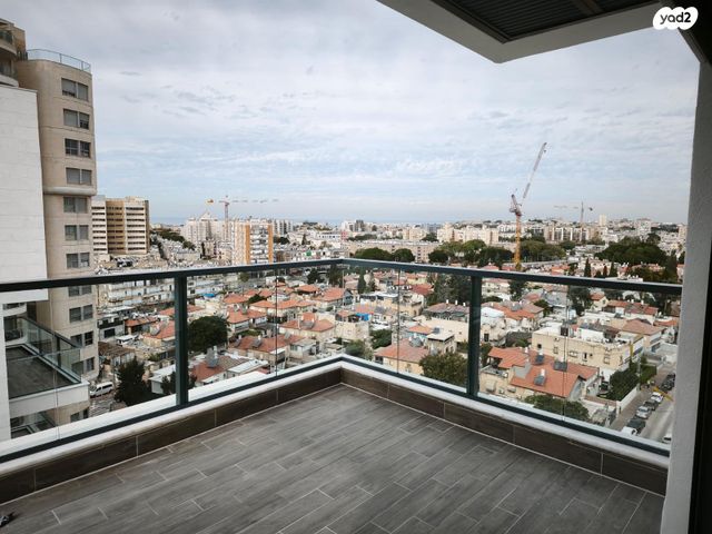 גג/ פנטהאוז, דניאל 3, ניצנה, בת ים