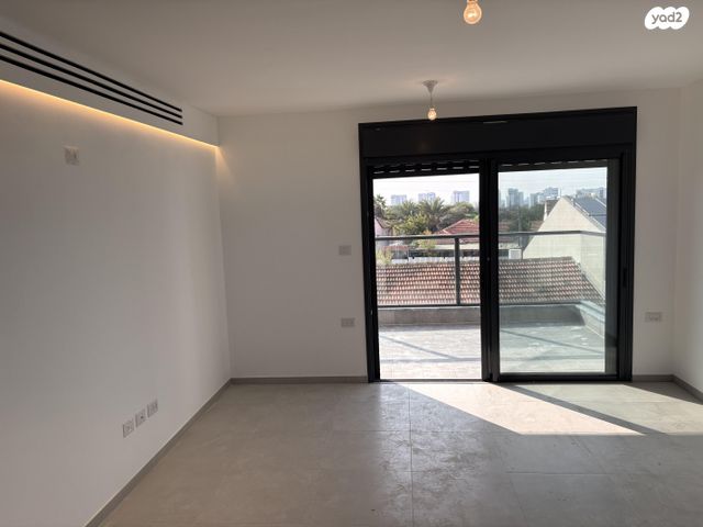 דירה, הרב צבי יהודה קוק 23, אגמים מזרח, אשקלון