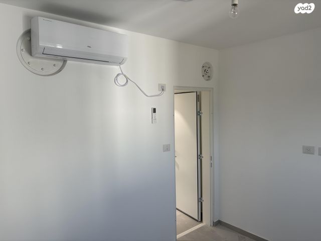 דירה, הרב צבי יהודה קוק 23, אגמים מזרח, אשקלון