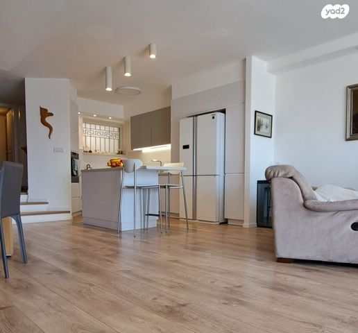 גג/ פנטהאוז, הרופא זלוצ'יסטי, אחוזה, חיפה